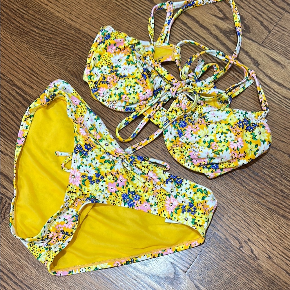 NWOT Floral Yellow Bikini Set